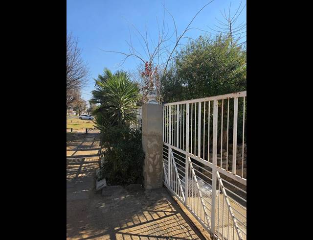 3 BEDROOM HOUSE FOR SALE IN KENILWORTH